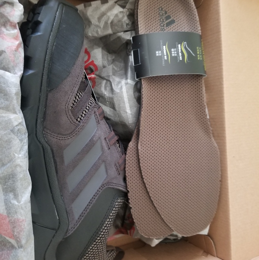 ๐๏ธ Adidas Caprock Outdoor Shoes - Picture 7 of 8